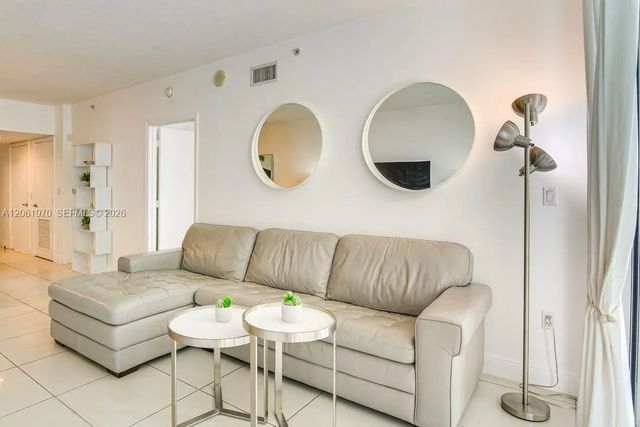 3 of 31 - 1750 N Bayshore Drive #1909, Miami, FL