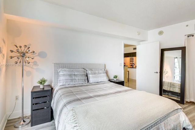 4 of 31 - 1750 N Bayshore Drive #1909, Miami, FL