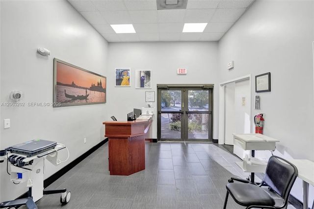 2 of 9 - 3401 Davie Boulevard, Fort Lauderdale, FL