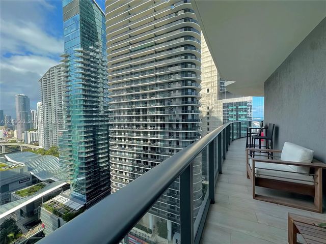 3 of 28 - 45 Sw 9th Street #2501, Miami, FL