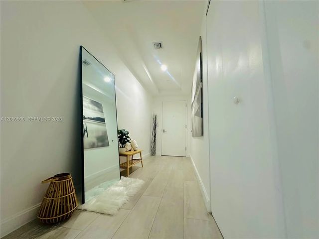 4 of 28 - 45 Sw 9th Street #2501, Miami, FL