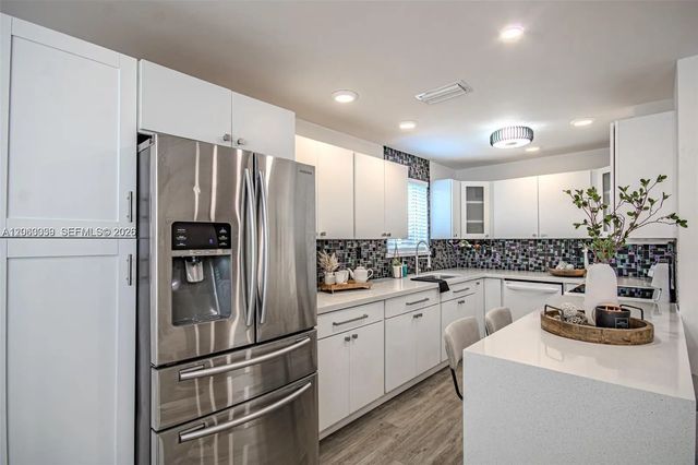 3 of 48 - 801 Ne 57th Street, Oakland Park, FL