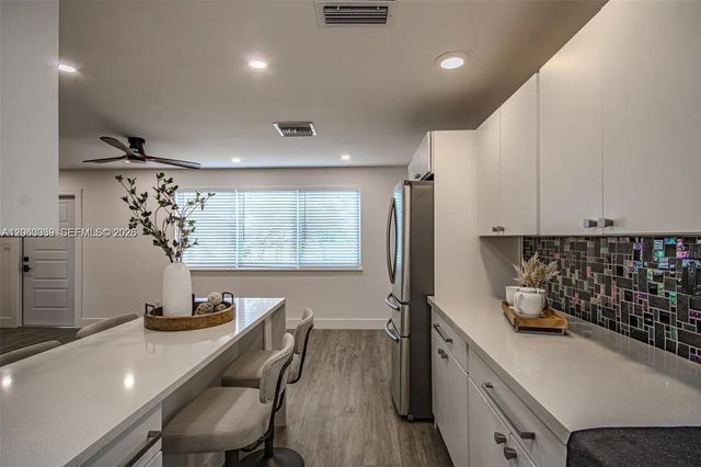 5 of 48 - 801 Ne 57th Street, Oakland Park, FL