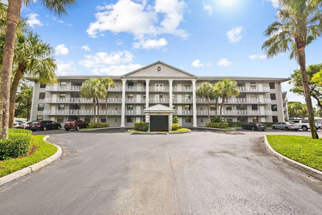 1502 Whitehall Drive #403, Davie