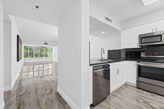 3 of 20 - 1502 Whitehall Drive #403, Davie, FL