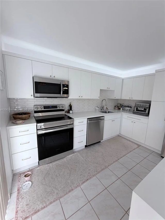 3 of 27 - 17000 Nw 67th Avenue #112, Hialeah, FL