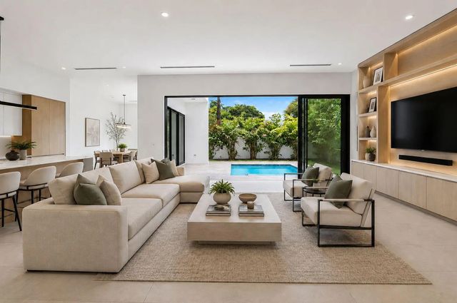 3 of 103 - 209 Se 5th Street, Delray Beach, FL