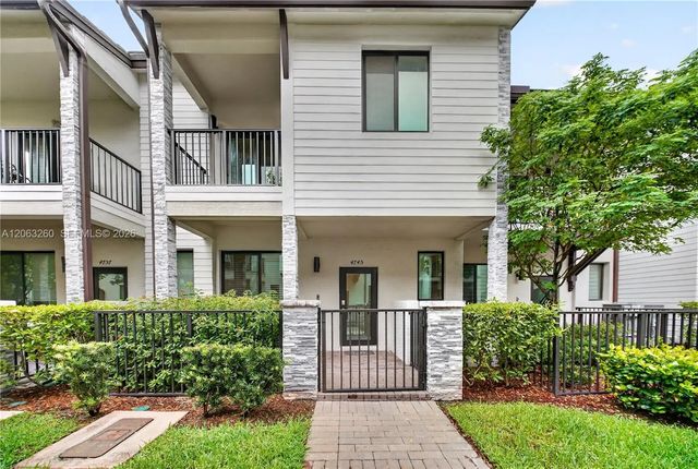 4745 Nw 83rd Parkway, Doral