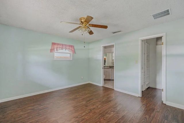 5 of 40 - 2907 Sherwood Lane, Fort Pierce, FL