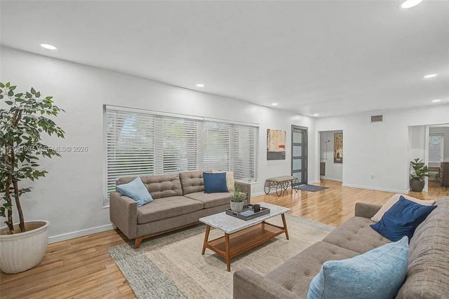5 of 19 - 5930 Sw 48th Street, Miami, FL