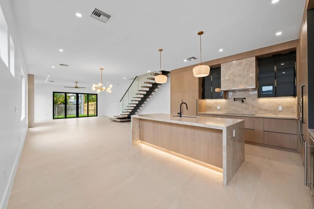 5 of 36 - 1131 Ne 12th Avenue, Fort Lauderdale, FL