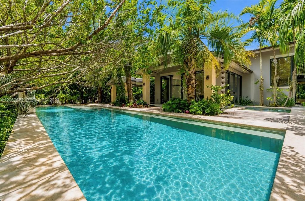 6840 Sunrise Place, Coral Gables