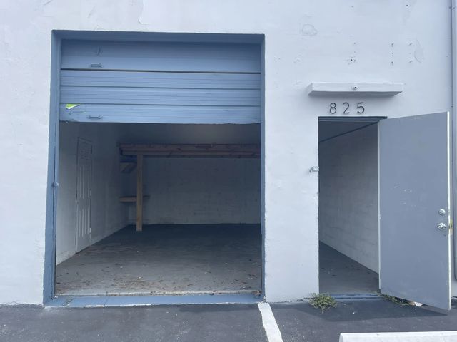 825 Nw 45th Street, Fort Lauderdale