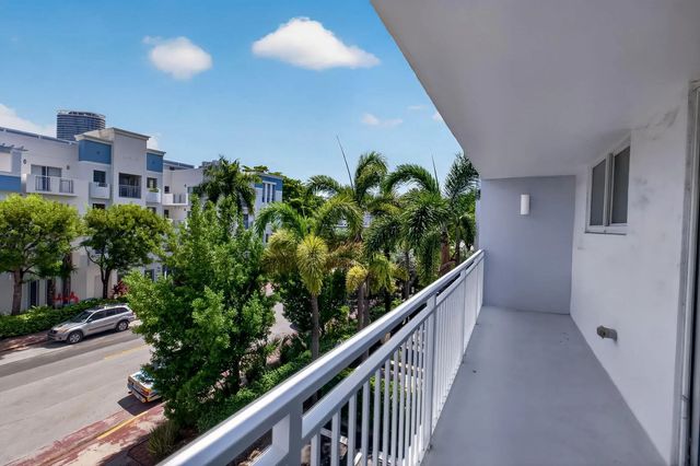 5 of 44 - 1045 10th Street #301, Miami Beach, FL
