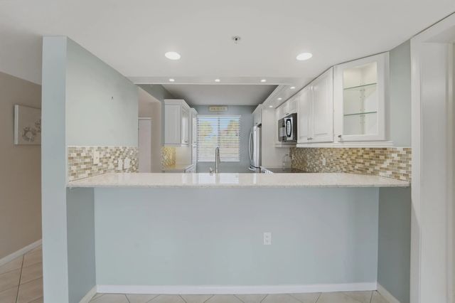 5 of 55 - 2601 Marina Isle Way #204, Jupiter, FL