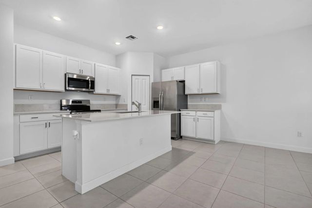 3 of 32 - 4168 Lagoon Shore Drive, Lake Worth, FL