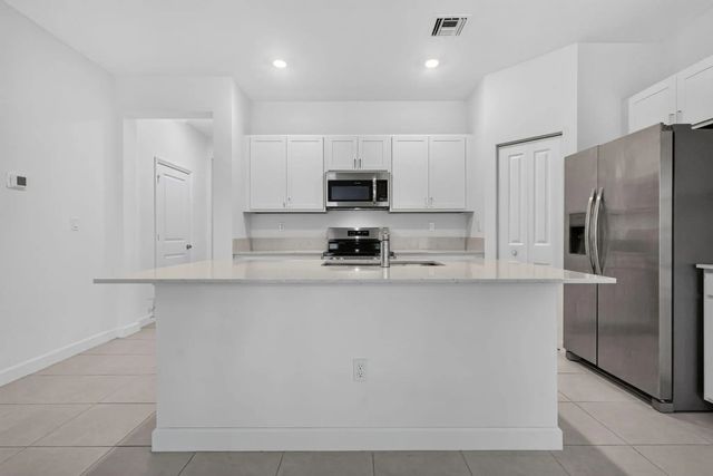 4 of 32 - 4168 Lagoon Shore Drive, Lake Worth, FL