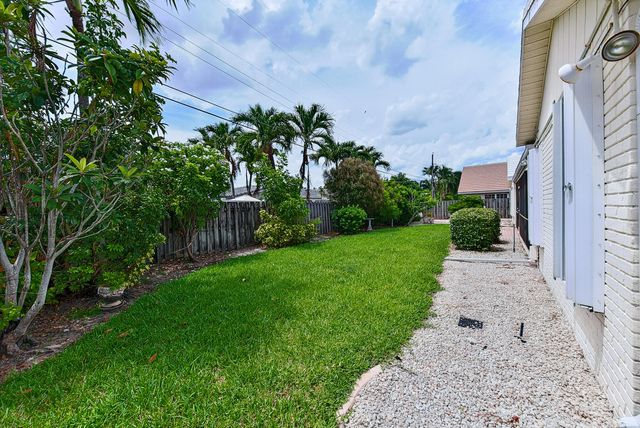 5 of 32 - 4141 Ne 23rd Avenue, Lighthouse Point, FL