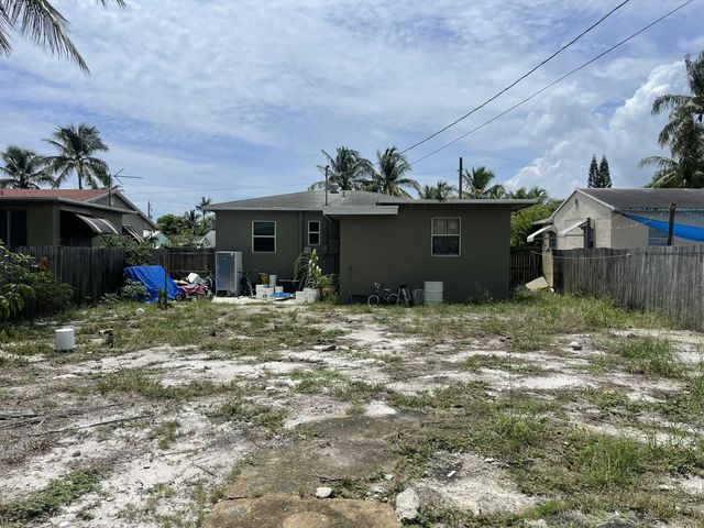 2 of 3 - 121 Se 5th Avenue, Boynton Beach, FL