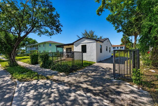 3 of 57 - 509 20th Street, West Palm Beach, FL