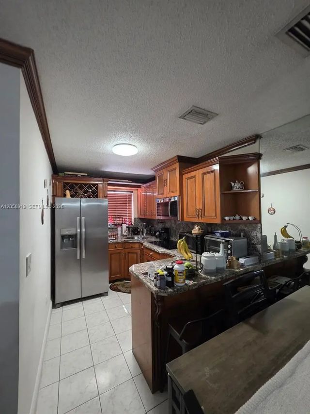 4 of 21 - 8085 Nw 8th Street #6, Miami, FL