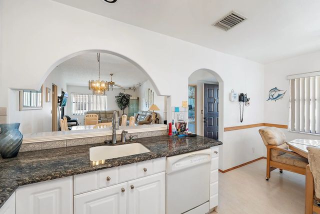 4 of 12 - 7633 Tahiti Lane #204, Lake Worth, FL