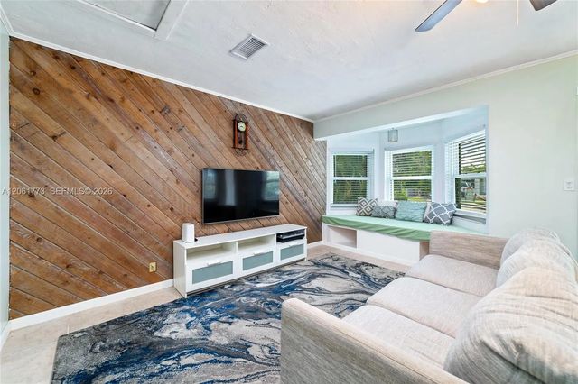 4 of 34 - 320 Ne 59th Court, Oakland Park, FL