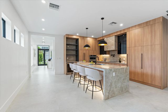 3 of 29 - 1133 Ne 12th Avenue, Fort Lauderdale, FL