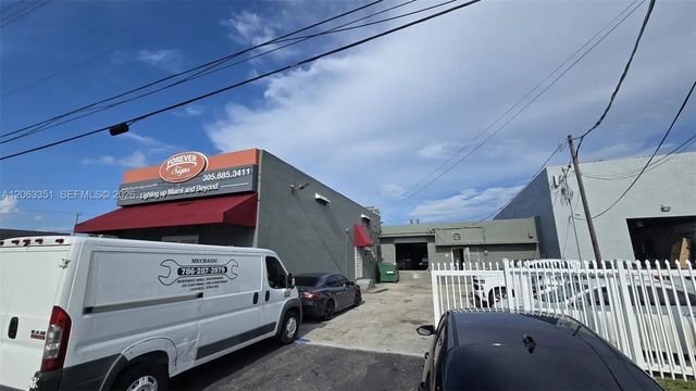 3 of 29 - 2400 W 3rd Court, Hialeah, FL