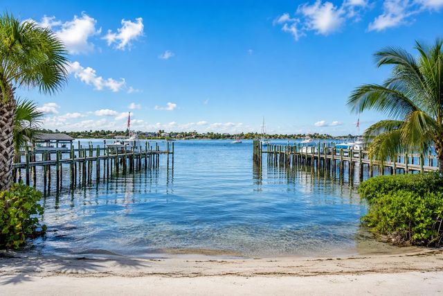 624 Sw St Lucie Crescent #208, Stuart