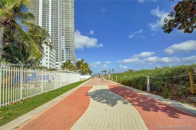 4 of 35 - 6301 Collins Avenue #1504, Miami Beach, FL