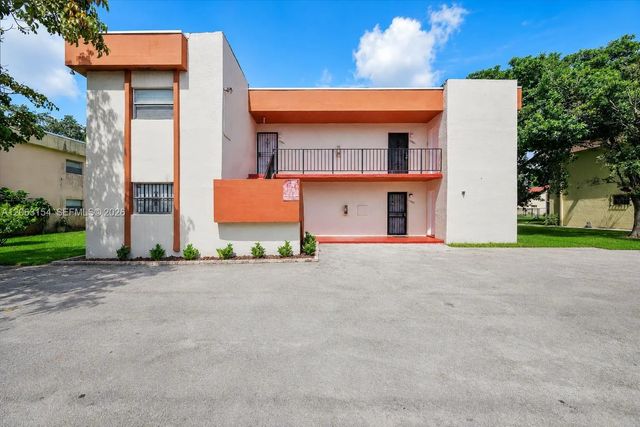 2 of 26 - 13980 Ne 2nd Court, Miami, FL