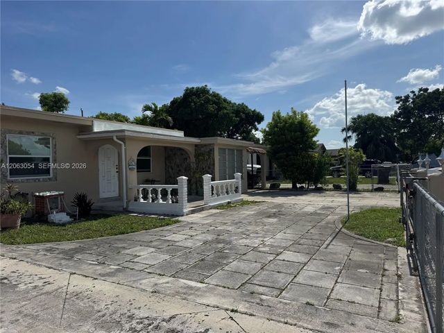 4 of 32 - 562 E 44th Street, Hialeah, FL