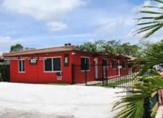 4 of 10 - 2513 Lincoln Street, Hollywood, FL
