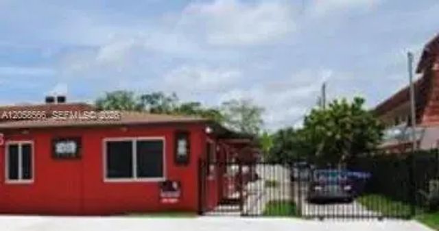 5 of 10 - 2513 Lincoln Street, Hollywood, FL
