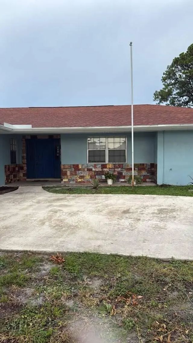 1681 Se Fairfield Street, Port St. Lucie