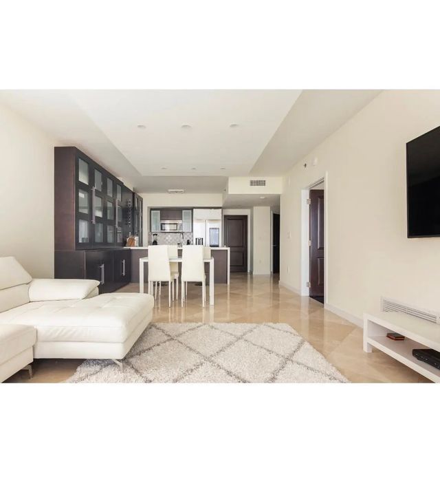 3 of 15 - 55 Se 6th Street #4007, Miami, FL