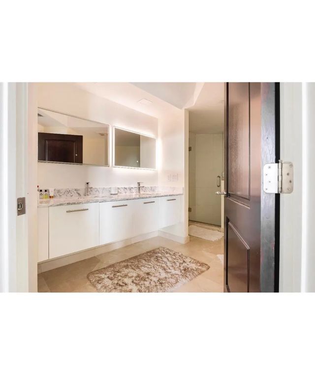 5 of 15 - 55 Se 6th Street #4007, Miami, FL