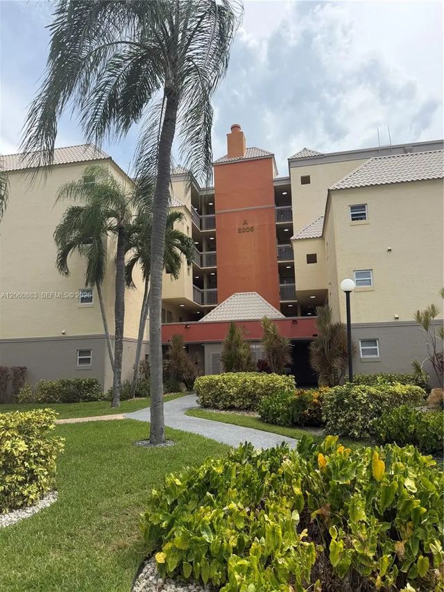 3 of 37 - 8205 Lake Drive #306, Doral, FL