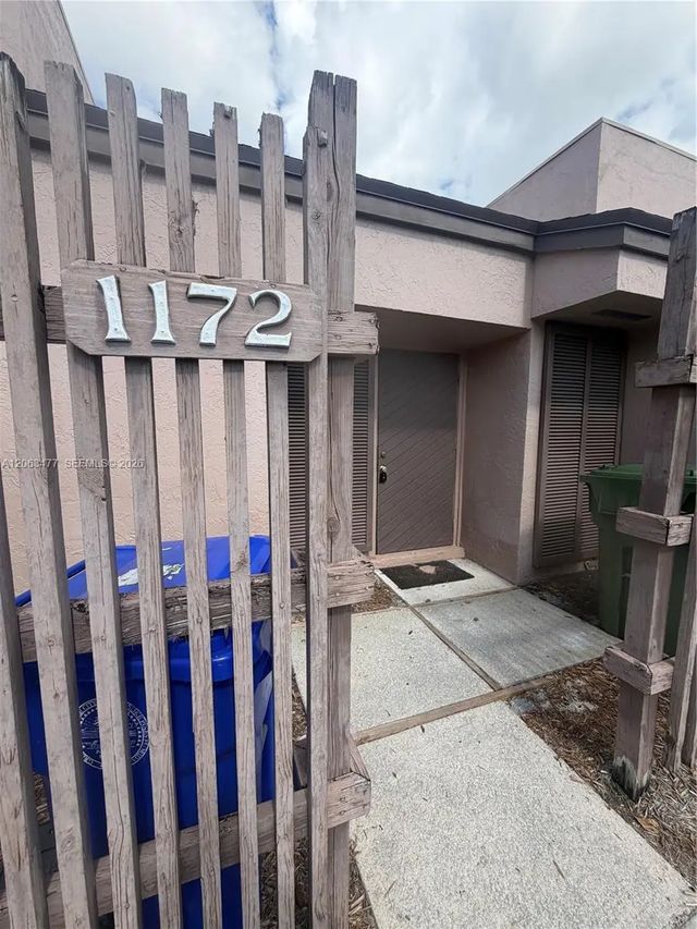1172 Nw 122nd Terrace, Pembroke Pines