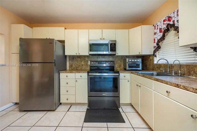 4 of 24 - 617 S State Road 7 #1c, Margate, FL