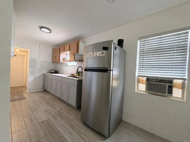 5 of 37 - 1410 S J Street, Lake Worth Beach, FL