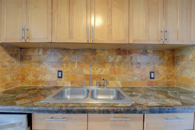 4 of 14 - 2350 Ne 135th Street #1503, North Miami, FL