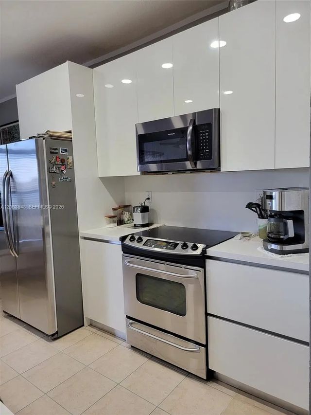 4 of 22 - 15375 Sw 9th Way, Miami, FL
