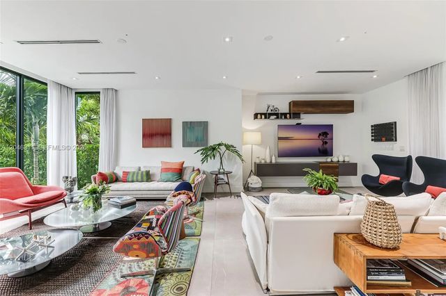 4 of 35 - 445 Ridgewood Road, Key Biscayne, FL