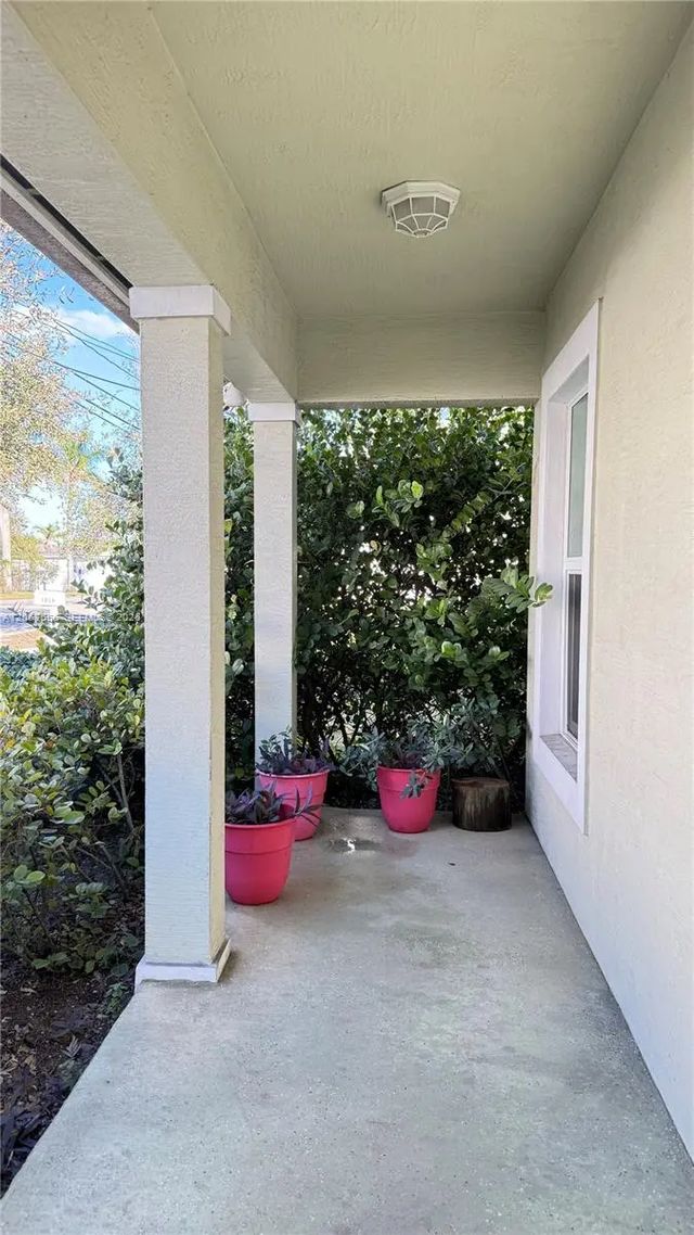 2 of 26 - 1018 Foster Road, Hallandale Beach, FL