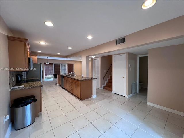 5 of 44 - 2750 N 34th Avenue #9d, Hollywood, FL