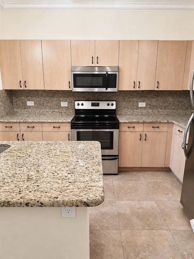 3 of 25 - 533 Ne 3rd Avenue #320, Fort Lauderdale, FL