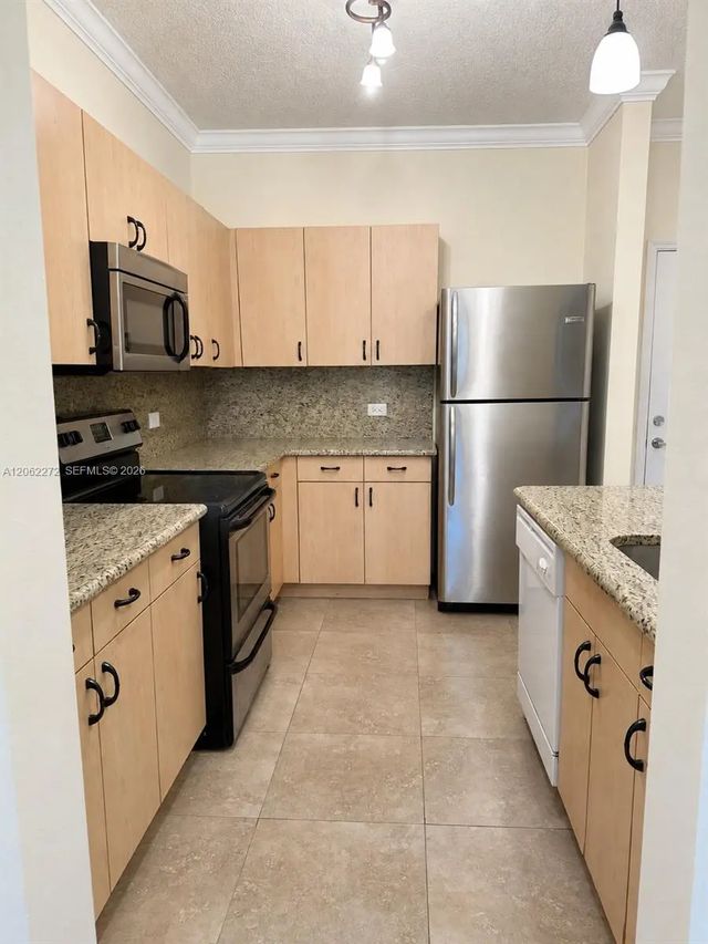 4 of 25 - 533 Ne 3rd Avenue #320, Fort Lauderdale, FL