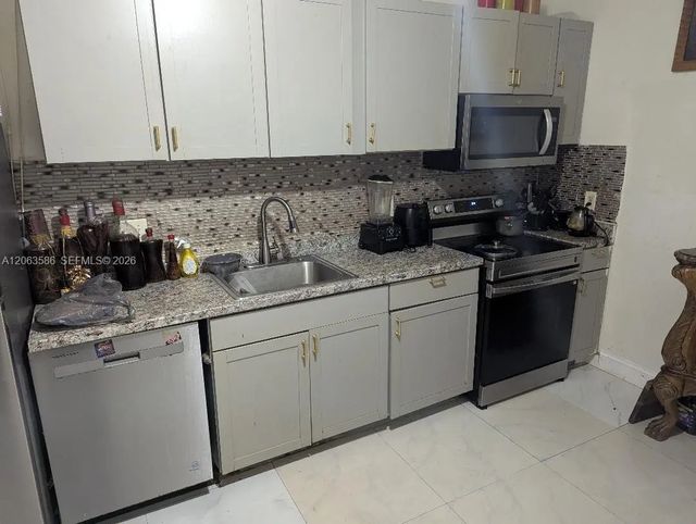 4 of 11 - 3206 Sw 47th Avenue, West Park, FL